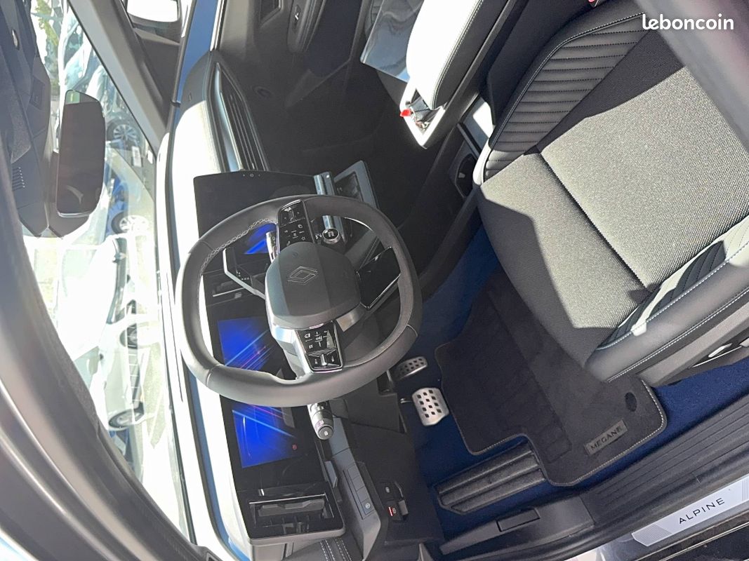 RENAULT Megane E-Tech 220 ch autonomie confort esprit Alpine (image 10)