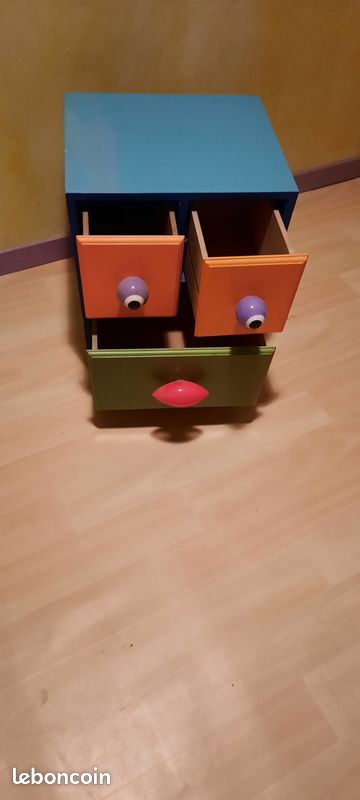 Meuble de chevet pour enfant (image 1)