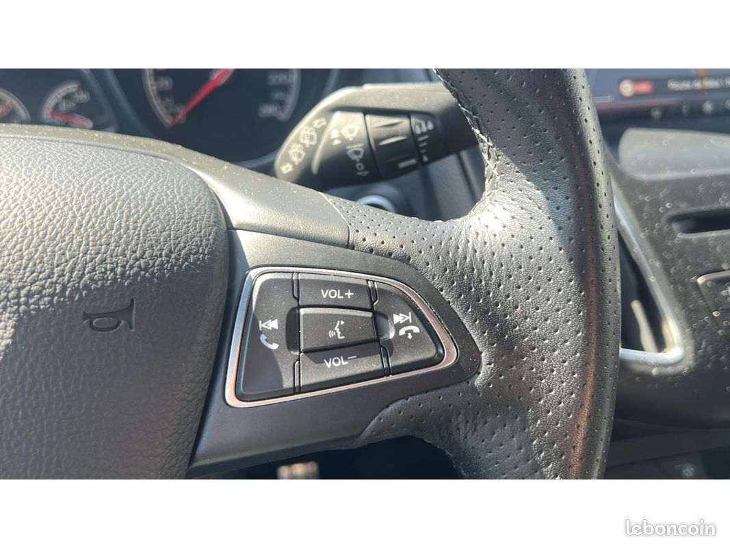 FORD FOCUS ST 2.0 SCTi 250 - ENTRETIEN FORD - GARANTIE 12 MOIS (image 23)