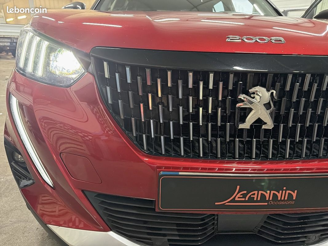 PEUGEOT 2008 BlueHDi 130 S&S EAT8 GT Pack (image 30)