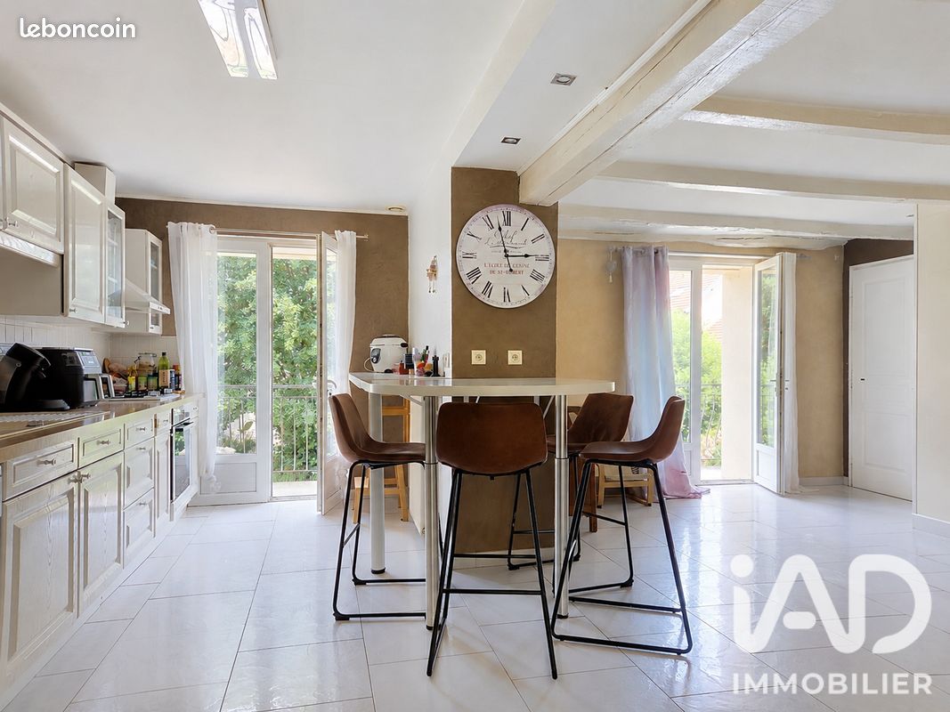 Maison 7 pièces 162 m² · à Chambornay-lès-Pin · 162 m² · 260 000 €