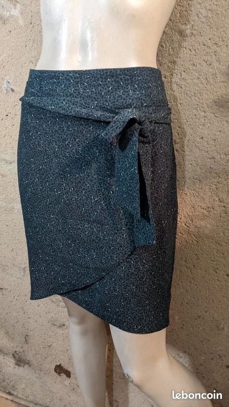 Jupe IKKS – Taille 44 – Occasion En Très Bon état – Noir