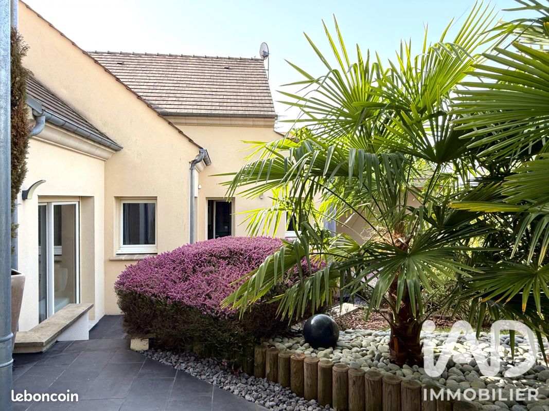 Maison 6 pièces 145 m² · à Jouars-Pontchartrain · 145 m² · 549 000 €