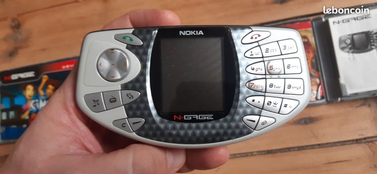 Console NOKIA N-GAGE NEM-4 batterie neuve pas de chargeur