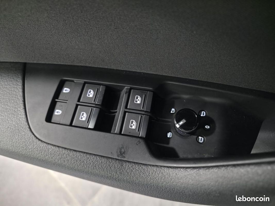 AUDI A6 Avant 2.0 40 TDI - 204 - BV S-tronic S line (image 29)