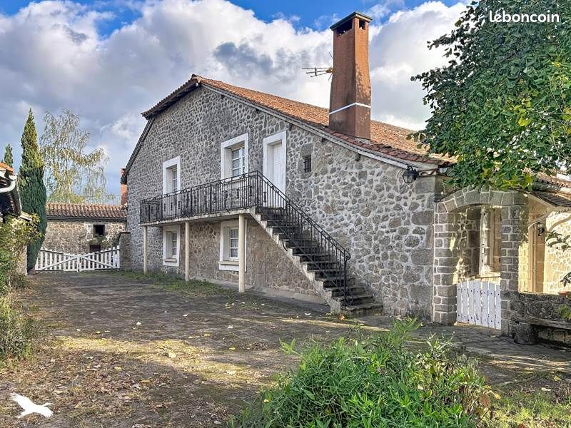 Maison 6 pièces 97 m² · à Saint-Saud-Lacoussière · 97 m² · 161 142 €