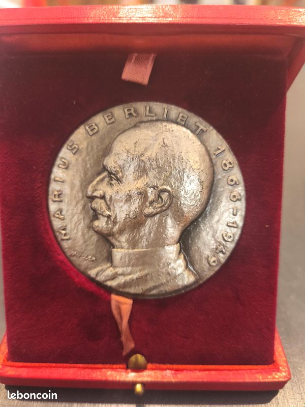 Médaille argent Marius Berliet automobiles (image 1)