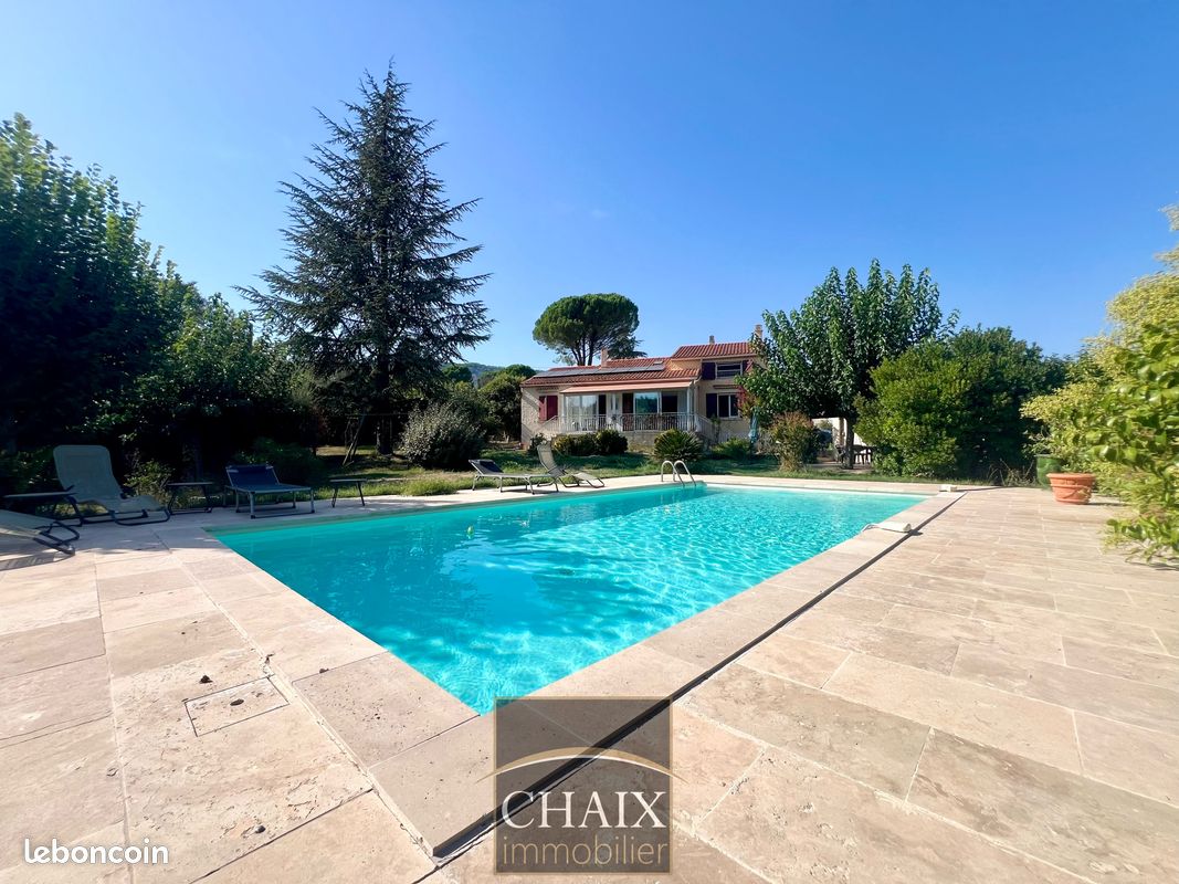 Maison 6 pièces 143 m² · à Saint-Zacharie · 143 m² · 629 000 €