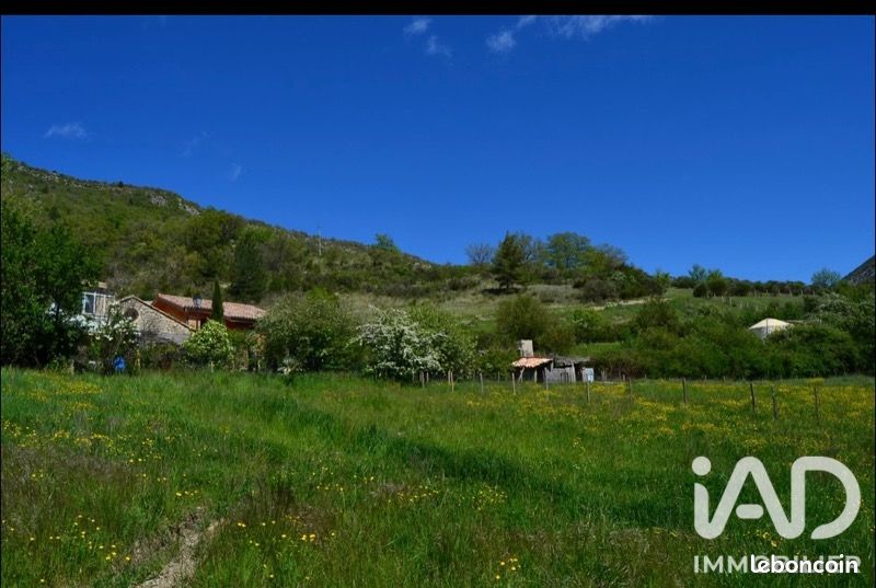 Terrain 800 m² · à La Roche-sur-le-Buis · 800 m² · 85 000 €
