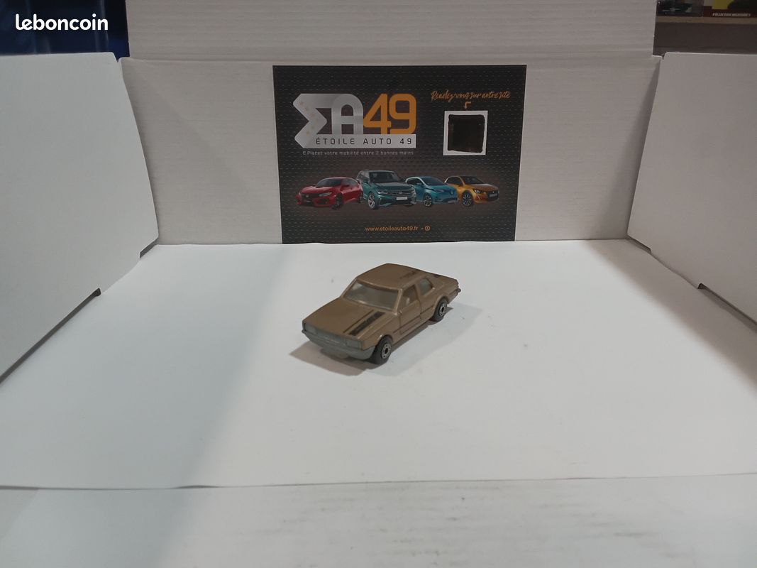 MATCHBOX SUPERFAST - 55 - Ford Cortina - Beige métal - boite | BRICABOCK