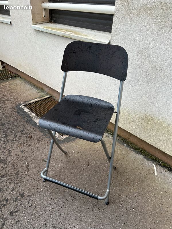 TROIS chaises pliables (image 2)