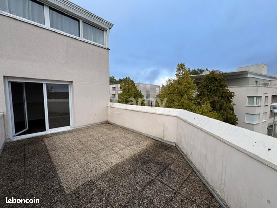 Appartement 2 pièces 55 m² · à Montigny-le-Bretonneux · 55 m² · 979 €/mois