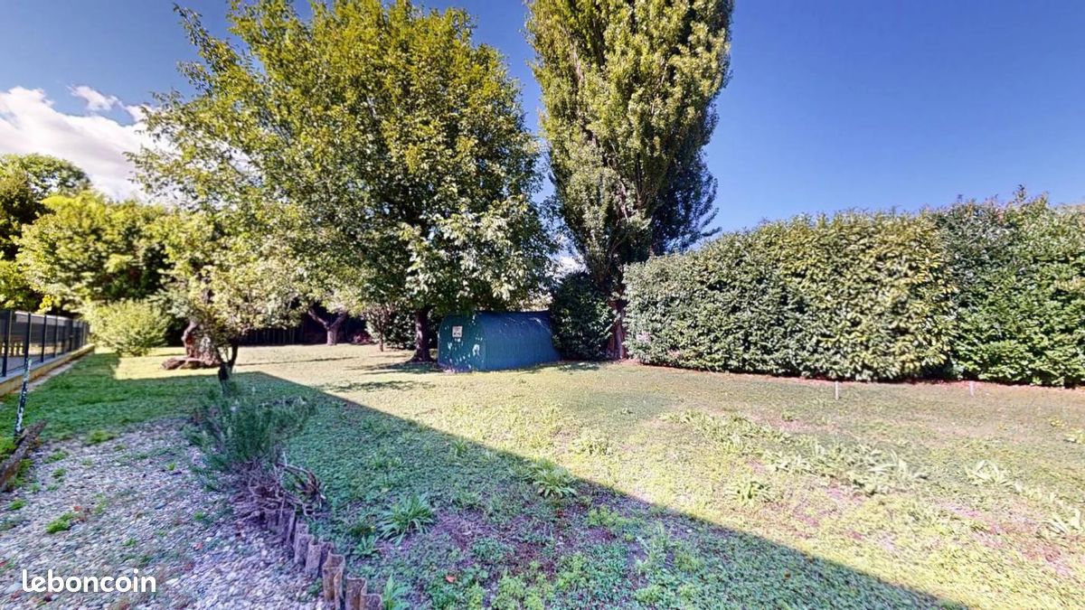 Terrain 700 m² · à Domène · 160 000 €