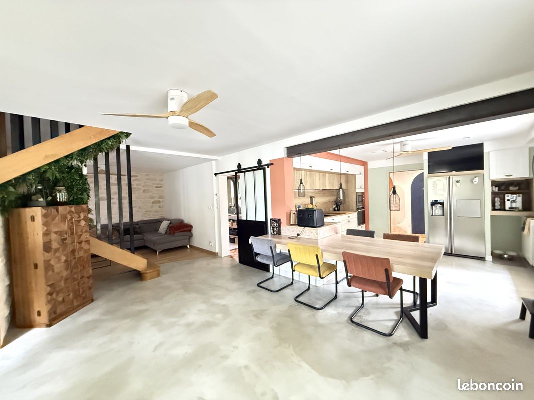 Maison 9 pièces 206 m² · à Saint-Geniès-de-Malgoirès · 206 m² · 399 000 €