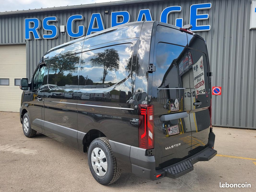 RENAULT MASTER IV L2H2 FOURGON 3T5 2.0 Blue DCI 150 AUTO ( EAG9 ) EXTRA 03 PLACES NEUF avec CAMÉRA RECUL + RADARS AVANT-ARRIERE-LATÉRAUX + PNEUS TOUS TEMPS + 3 CLÉS de CONTACT ( Prix Vente 33 990 HT ) (image 15)