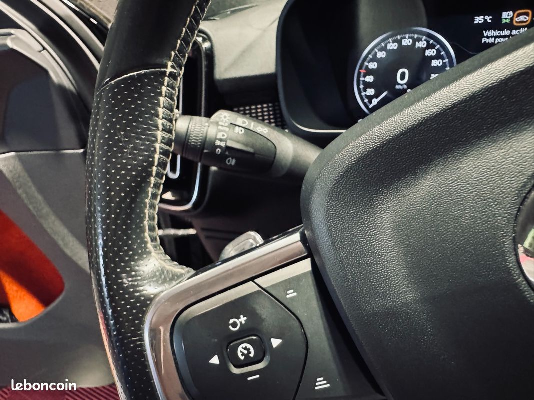 VOLVO XC40 R-Design T5 Recharge 180+82 ch DCT7 (image 33)