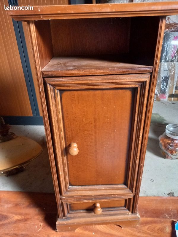 Meuble en bois (image 1)