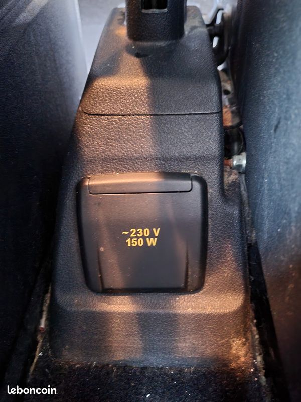 Ford TRANSIT CUSTOM 2L TDCI 170 CV LIMITED BLACK EDITION - 6 Places - HORS TAXE - 1 ère Main (image 19)
