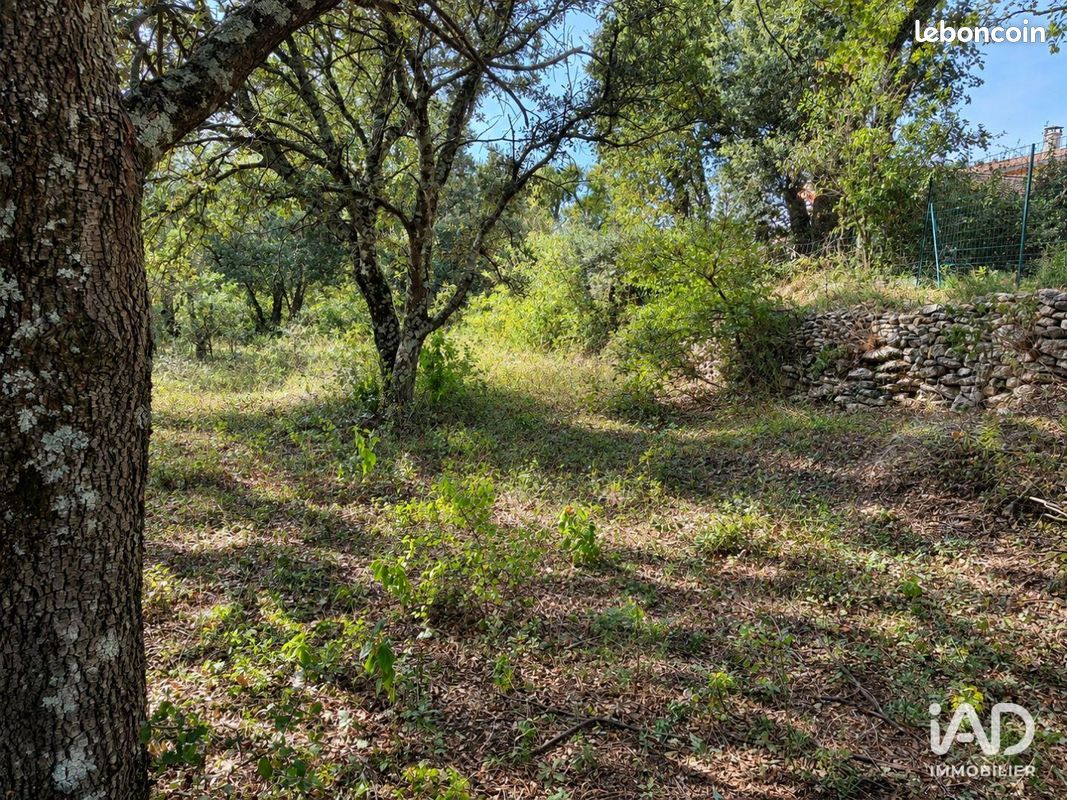 Terrain 1100 m² · à Grignan · 1 100 m² · 210 000 €