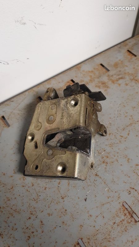 Serrure porte BMW E30 (image 1)
