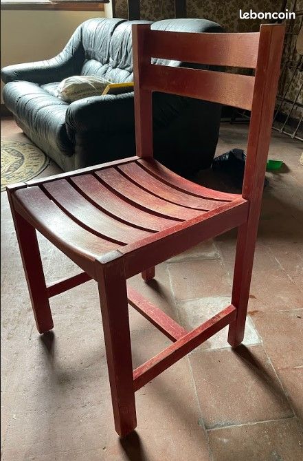 Chaise rouge des années 70 (image 1)