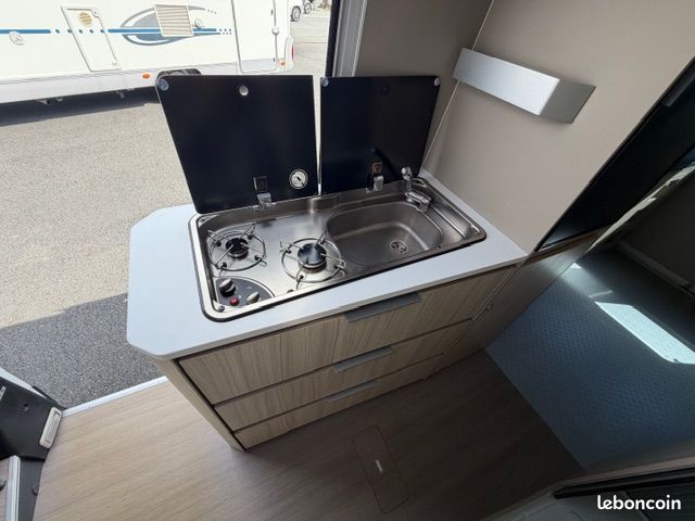 Adria 640 SGX + Fourgon aménagé (image 5)