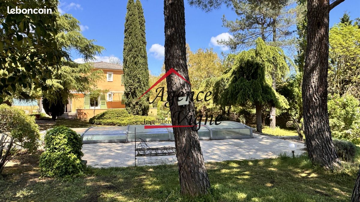 Maison 7 pièces 235 m² · à Saint-Ambroix · 235 m² · 330 000 €