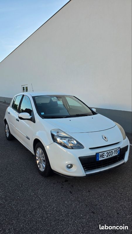 Clio 3 tomtom (image 1)