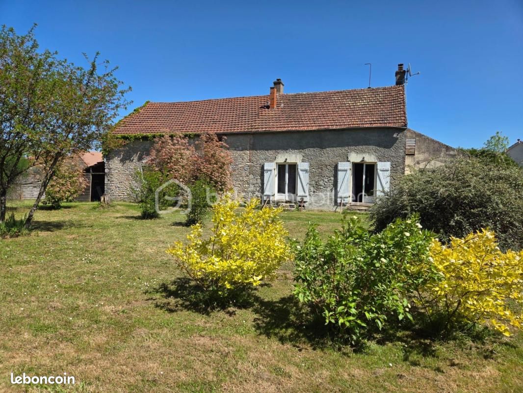 Maison 8 pièces 191 m² · à Broin · 191 m² · 160 000 €