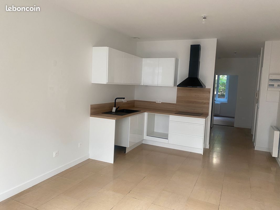 Appartement 2 pièces 42 m² · à Saint-Étienne · 42 m² · 450 €
