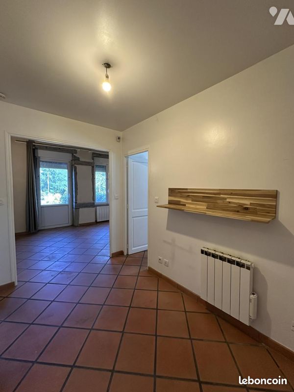 Appartement 2 pièces 42 m² · à Champagne-au-Mont-d'Or · 42 m² · 665 €/mois