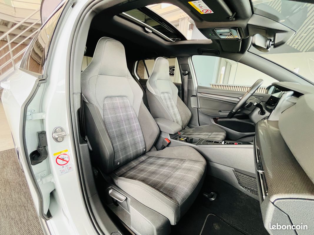 Volkswagen golf 8 gtd 2,0 tdi 200 dsg7 toit panoramique attelage gps camera dcc acc apple carplay regulateur adaptatif limiteur keyless iq drive jante 18 digital cockpit matrix led excellent etat (image 5)