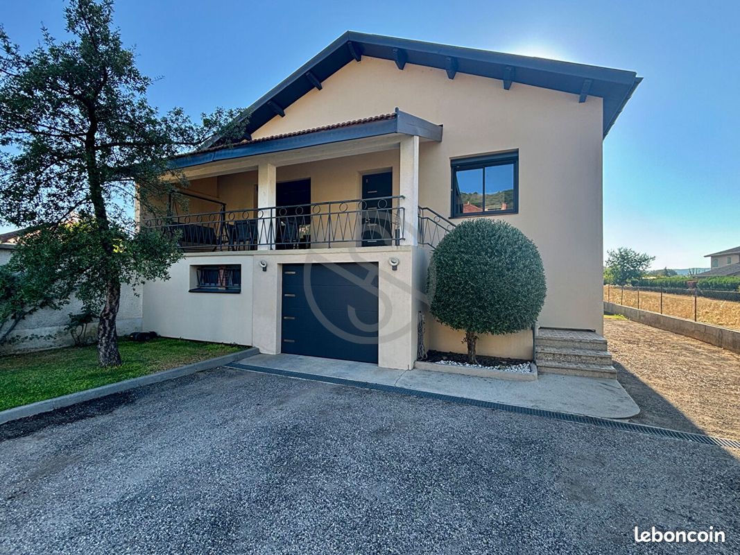 Maison 5 pièces 94 m² · à Champagne · 94 m² · 285 000 €
