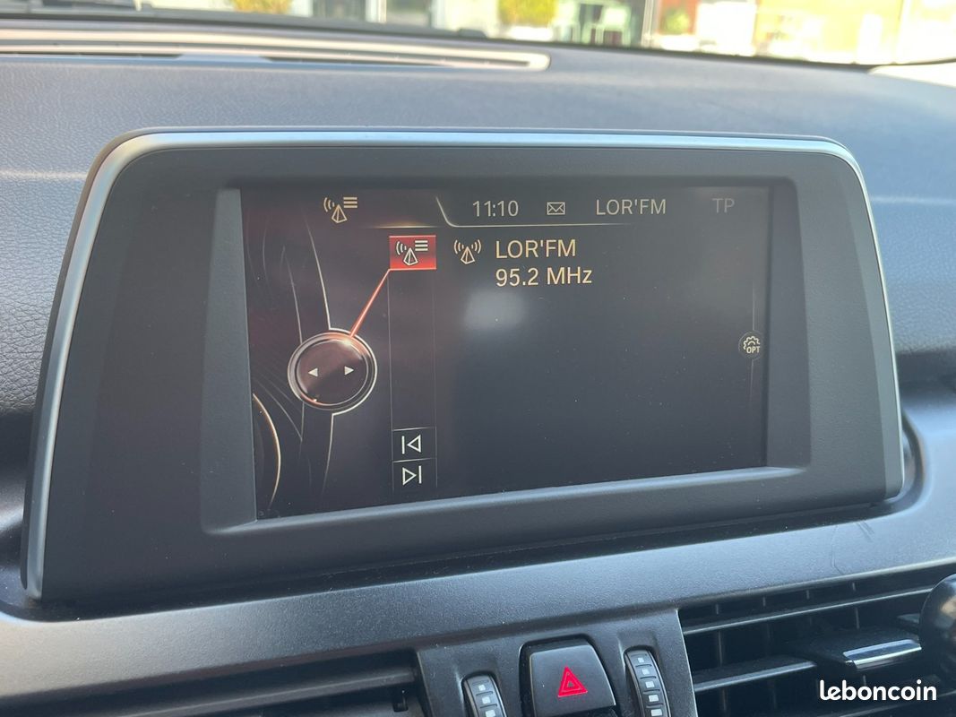 BMW SERIE 2 ACTIVE TOURER F45 218d 150 ch Lounge A - RADARS AV/AR - LIMITEUR DE VITESSE (image 22)