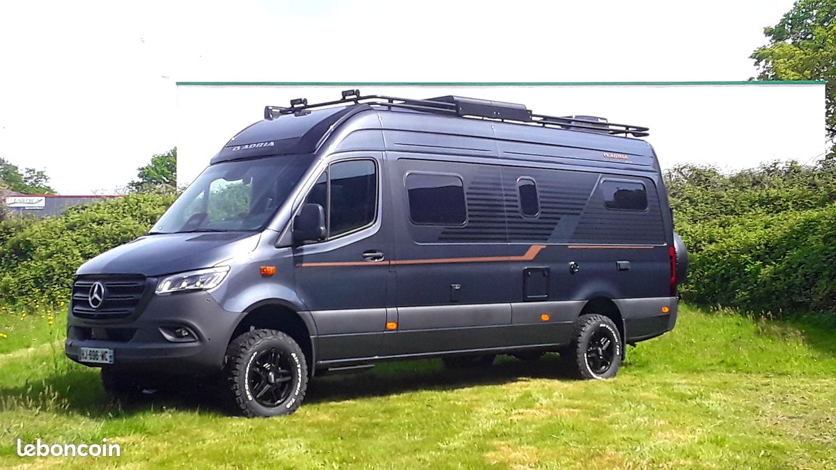 Opportunité Exceptionnelle  MERCEDES ADRIA SUPERTWIN 700 SGX / Comme neuf 3200 km (image 3)