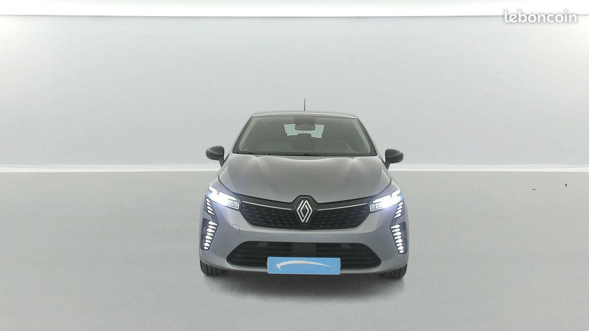 RENAULT Clio E-Tech full hybrid 145 ch GSR2 Evolution (image 8)