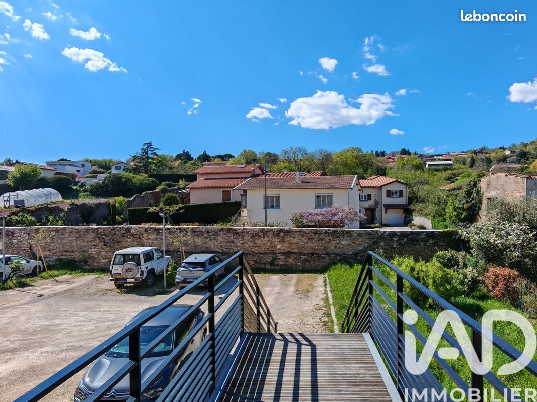 Appartement 4 pièces 135 m² · à Saint-Laurent-d'Agny · 135 m² · 369 000 €