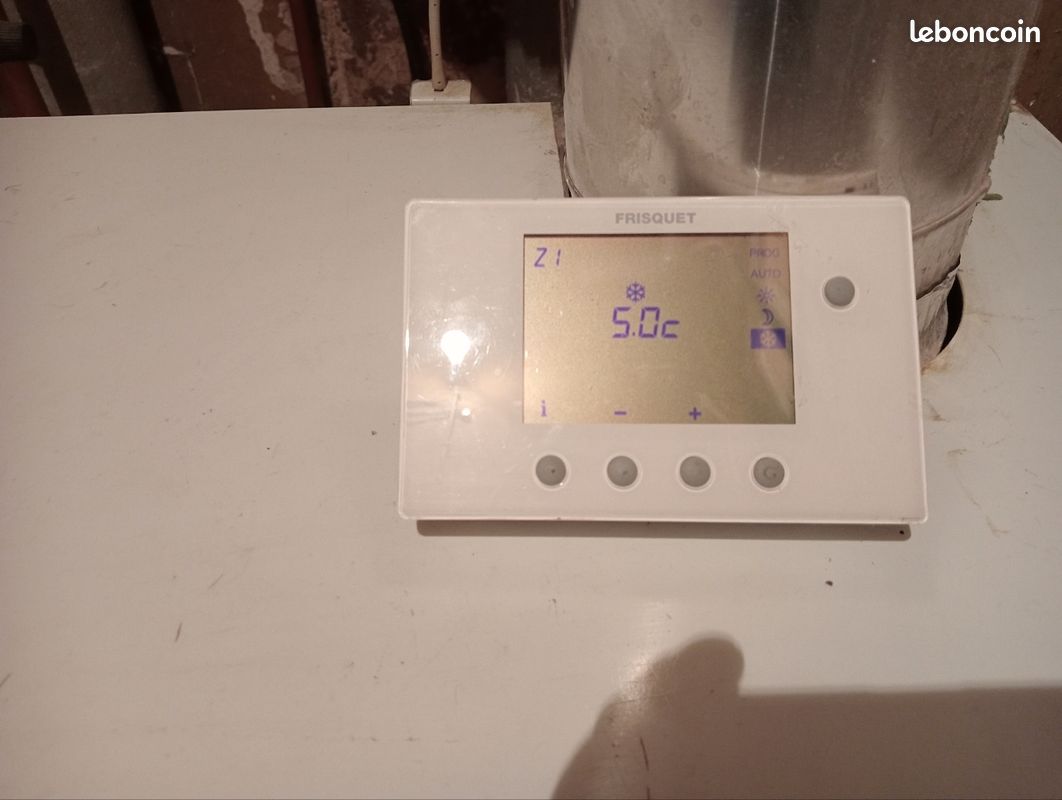 Chaudière vertical au sol FRISQUET Prestige Évolution Visio 32 kW avec ballon 120L (image 2)