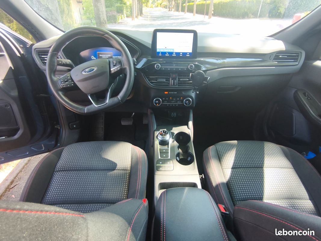 Ford Kuga 225ch ST-Line PHEV (image 3)