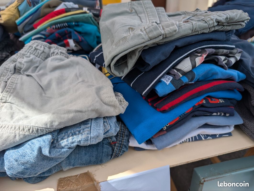 Gros lot de vêtements garçon 5ans + 50 pièces 4 saisons (image 8)