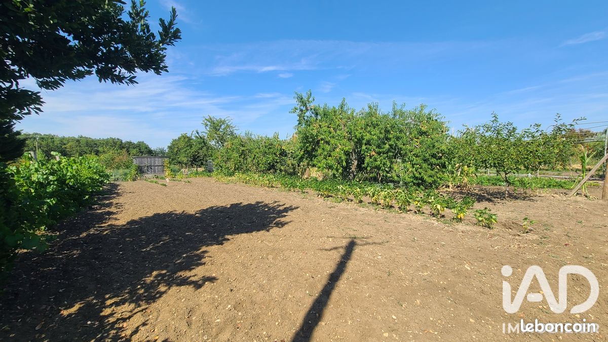 Terrain 979 m² · à La Pellerine · 979 m² · 14 000 €