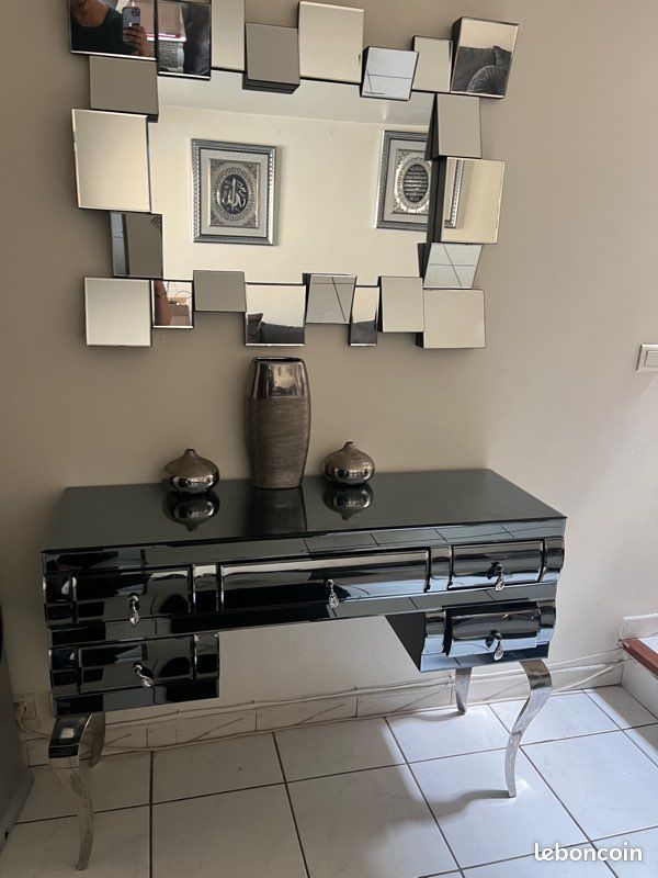 Coiffeuse et miroir a vendre (image 1)