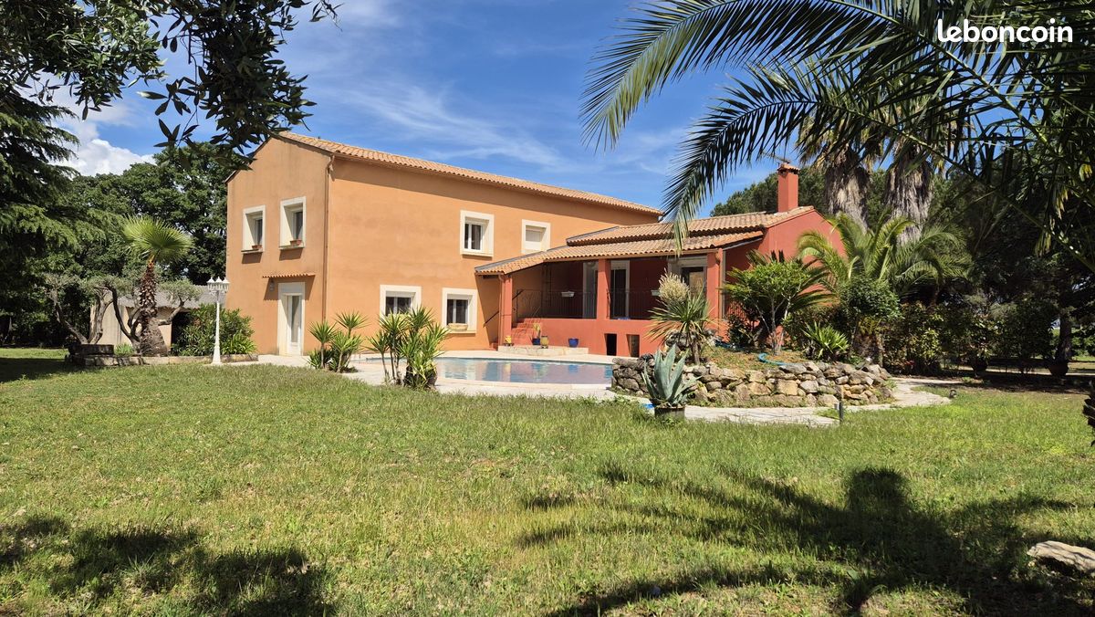 Maison 10 pièces 252 m² · à Saint-Aunès · 252 m² · 890 000 €
