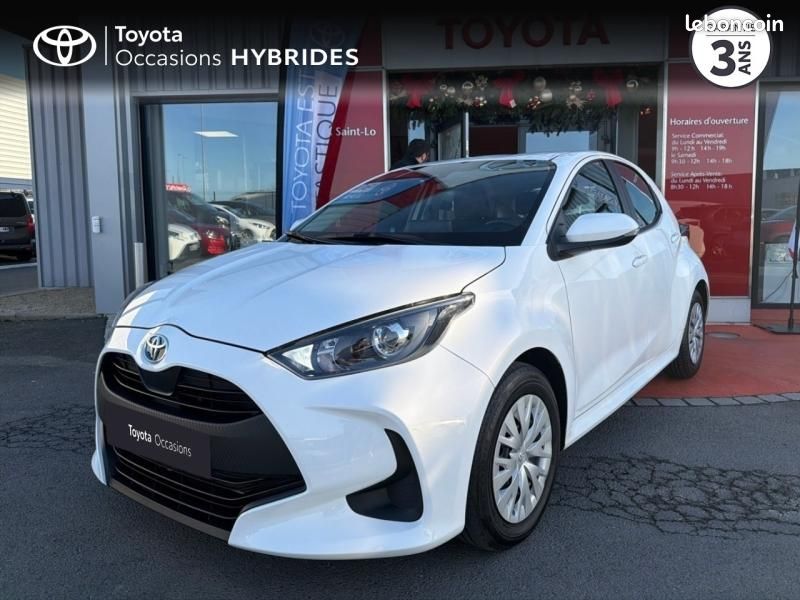 Toyota Yaris 116h Dynamic Business 5p + Programme Beyond Zero Academy MY22 (image 1)