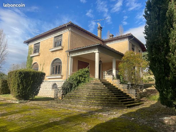 Maison 8 pièces 240 m²