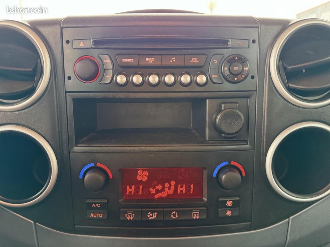 Peugeot Partner Tepee 1.6 HDI 92ch Family Gris (image 25)