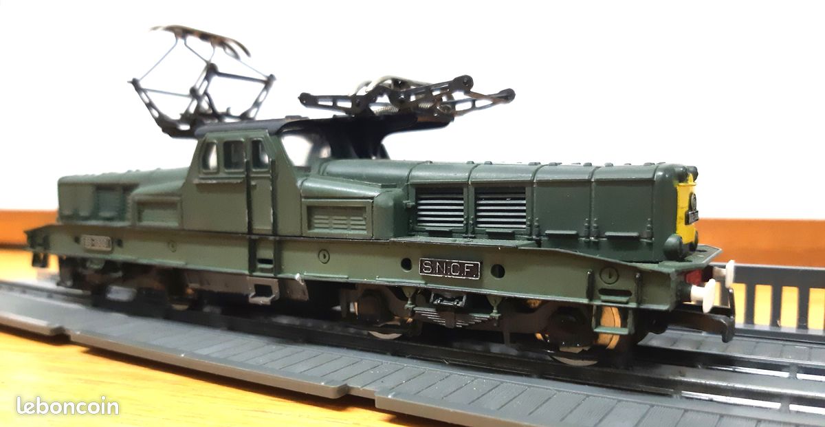 Caisse locomotive BB16001 SNCF HO 1/87 JOUEF Caisse locomotive BB16001 SNCF HO 1/87 JOUEF