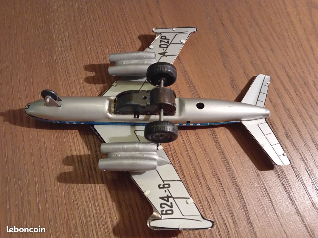 RARE AVION EN tole BAZI JOUSTRA avec sa boite / AIR FRANCE EUR 15,50
