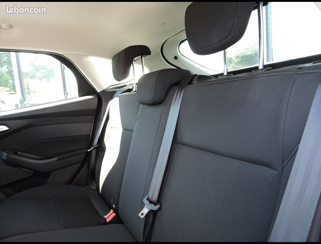 Ford Focus TITANIUM 1.0 ECOBOOST 100CH BVM5 (image 7)