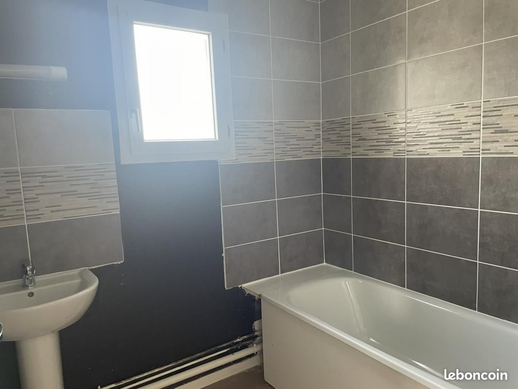 Appartement a louer charleville-mezieres - 4 pièce(s) - 82 m2 - Surfyn